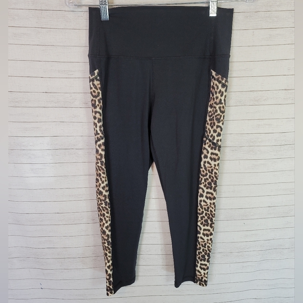 ZYIA ACTIVE SIDE LEOPARD PRINT CAPRI LEGGINGS, SZ 8-10